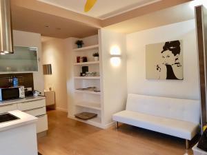A kitchen or kitchenette at DONATELLO