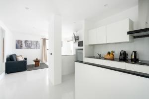 Nhà bếp/bếp nhỏ tại Leelawadee Apartment