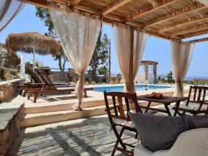 Glinado NaxosにあるJanakos View Apartment with Private Poolのギャラリーの写真