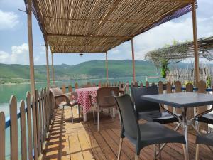 Gallery image of ERDA LAKESIDE Guesthouse in Lin