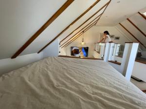 Un pat sau paturi într-o cameră la Forest House Divcibare