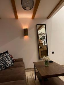 Prostor za sedenje u objektu Forest House Divcibare