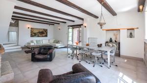 Gallery image of CASA MELOGRANO 11&2, Emma Villas in Montefelcino