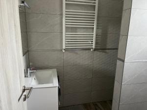 Koupelna v ubytování Rajczi Apartman