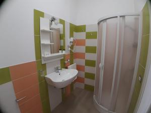 Koupelna v ubytování B&B Costa Sicula + 27 fotografií