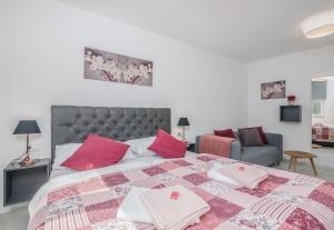 Posteľ alebo postele v izbe v ubytovaní Modern Apartments Elle Malinska