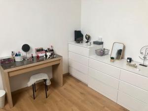 Fotografia z galérie ubytovania Loft atypique 192m2, terrasse, aux portes de Lille v destinácii Roubaix