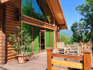 Rõdu või terrass majutusasutuses Getahovit Resort