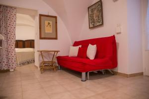 A seating area at Casa nel Borgo Antico