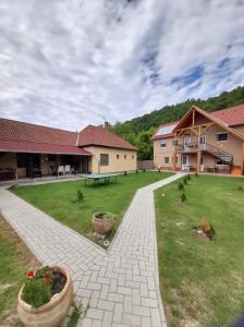 Výhľad na hory alebo výhľad na hory priamo z penziónu