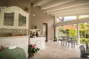 Kuchyň nebo kuchyňský kout v ubytování Beautiful Assisi Suite