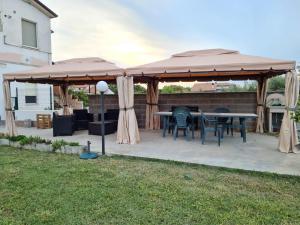Patio nebo venkovní prostory v ubytování Casa Vacanza Il Giardino del Sole Treglio