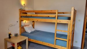 Postel nebo postele na pokoji v ubytování Apartamento familiar con piscina y wifi