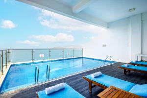 Bazén v ubytování Saphia Hotel Nha Trang nebo v jeho okolí