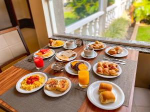 Comida no hotel ou em algum lugar perto