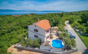 Fotografia z galérie ubytovania Unterkunft mit Sauna, Meerblick, Whirlpool und beheiztem Pool v destinácii Labin