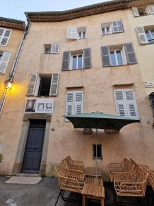 Budynek, w którym mieści się apartament