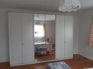 Postel nebo postele na pokoji v ubytování Ferienwohnung Haus Graf