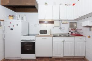 Kuchyňa alebo kuchynka v ubytovaní Studio Apartment NIKO II 5 min to center