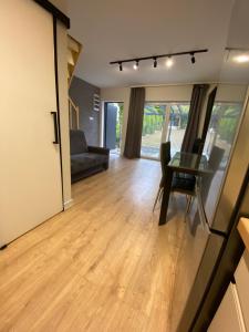 Afbeelding uit fotogalerij van Cute house in Kretowiny