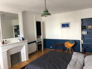 Posteľ alebo postele v izbe v ubytovaní La Hune Vauban - Appartement avec vue mer & port