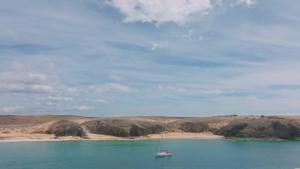 Gallery image of Yaku Wayra Charter in Playa Blanca