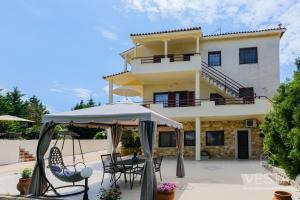 Gallery image of Green Gem Apartments with 2 bdrms, Afytos in Afitos