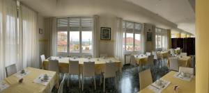 Restaurace v ubytování Hotel Robinia + 37 fotografií