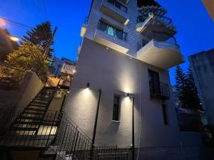 Το κτήριο όπου στεγάζεται  ο ξενώνας +17 φωτογραφίες