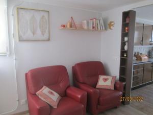 Posedenie v ubytovaní Gîte loft au bord de la Meuse avec jardin, terrasses et activités variées à Vilosnes-Haraumont - FR-1-585-81