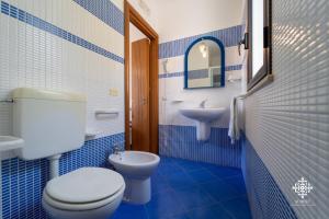 Phòng tắm tại Borgo Marino Beach Residence