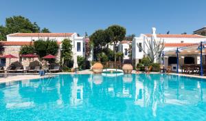 Bazén v ubytování Marphe Hotel nebo v jeho okolí