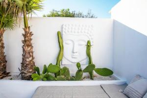 A garden outside Exclusivo cortijo con piscina privada