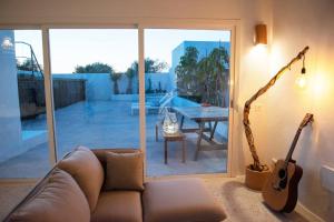 A seating area at Exclusivo cortijo con piscina privada