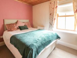 Gallery image of Brook Cottage in Llanidloes