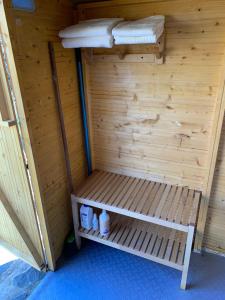 La Yurta de Gaia emeletes ágyai egy szobában
