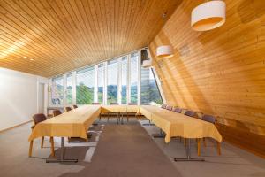 Khu vực hỗ trợ khách đi công tác/phòng hội thảo tại Hotel Swiss Views