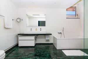 Phòng tắm tại Hotel Swiss Views