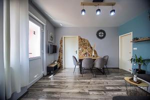 TV a/nebo společenská místnost v ubytování Apartment Korado