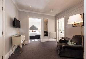 Gallery image of Statham Lodge Hotel in Warrington