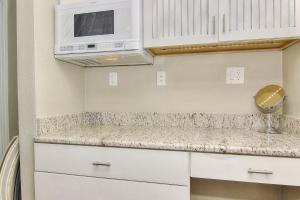 Gallery image of Bungalow Beach Place 6 in Clearwater Beach