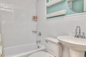 Gallery image of Bungalow Beach Place 6 in Clearwater Beach