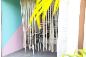 Fotografija v galeriji nastanitve Grand studio avec Jardin, Wifi et parking privé v mestu Fort-de-France