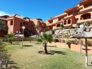 Fotografia z galérie ubytovania Spacious Ground Floor Luxury Apartment with underground parking v destinácii Castillo de Sabinillas