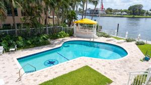 Gallery image of WaterFront 4BR 3B,Intercoastal,Pool,5 min walk to beach-7 in Fort Lauderdale