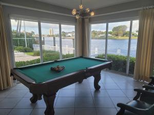 Kuvagallerian kuva majoituspaikasta WaterFront 4BR 3B,Intercoastal,Pool,5 min walk to beach-7, joka sijaitsee Fort Lauderdalessa