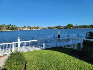 Kuvagallerian kuva majoituspaikasta WaterFront 4BR 3B,Intercoastal,Pool,5 min walk to beach-7, joka sijaitsee Fort Lauderdalessa