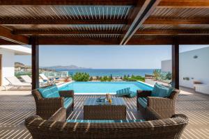Bazén v ubytování Villa Milena with private pool, Vlicha beach Lindos nebo v jeho okolí
