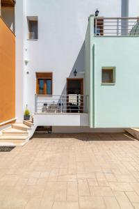 A balcony or terrace at Trinity Seaside Family Maisonette