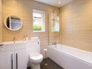 Koupelna v ubytování Bellman Cottage + 17 fotografií